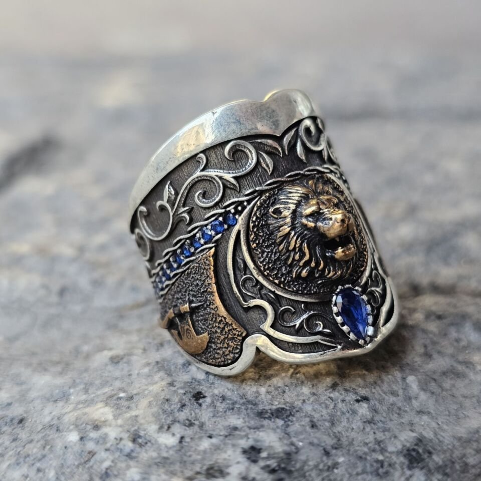 Aslan figürü işlemeli 925 Ayar  Başparmağı Yüzüğü