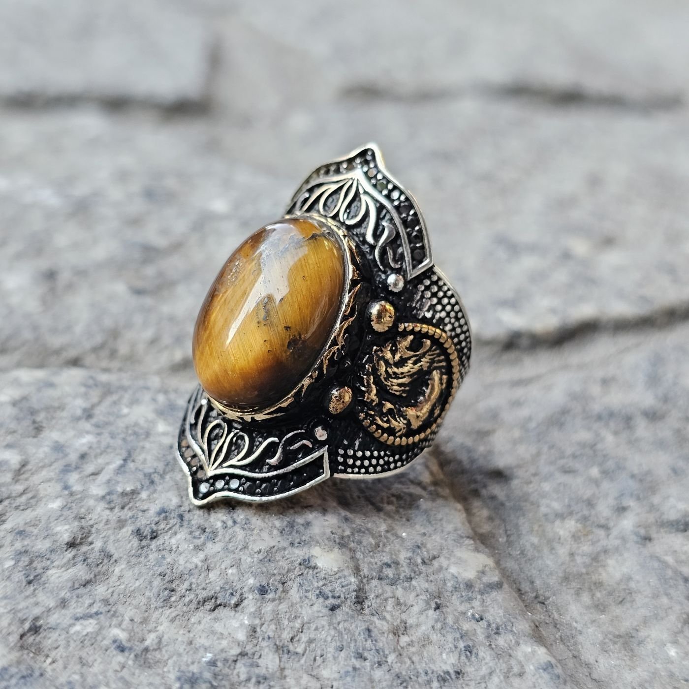 Kaplan gözü taşlı işlemeli 925 Ayar  Başparmağı Yüzüğü