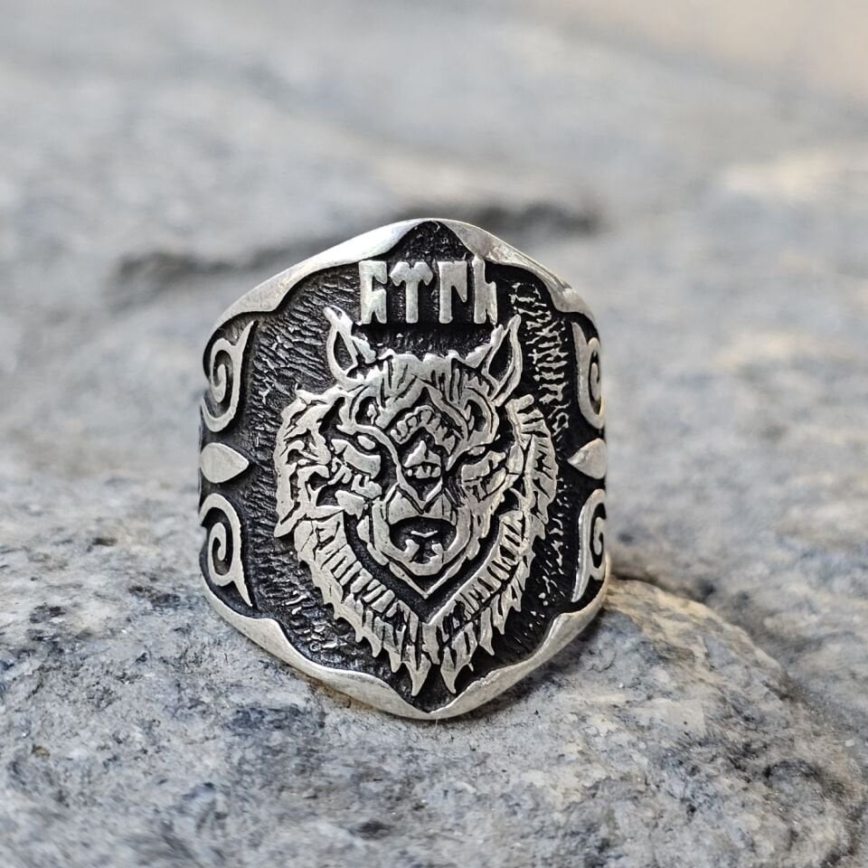 Göktürkçe TÜRK yazılı Bozkurt figürü işlemeli 925 Ayar  Başparmağı Yüzüğü