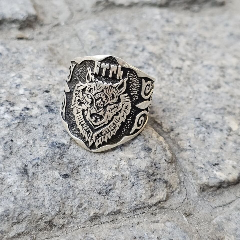 Göktürkçe TÜRK yazılı Bozkurt figürü işlemeli 925 Ayar  Başparmağı Yüzüğü