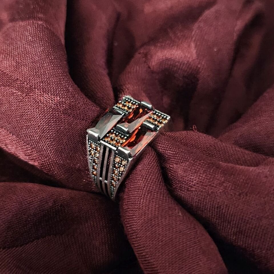 Yeni Tasarım baget taşlı 925 Ayar Gümüş Yüzük