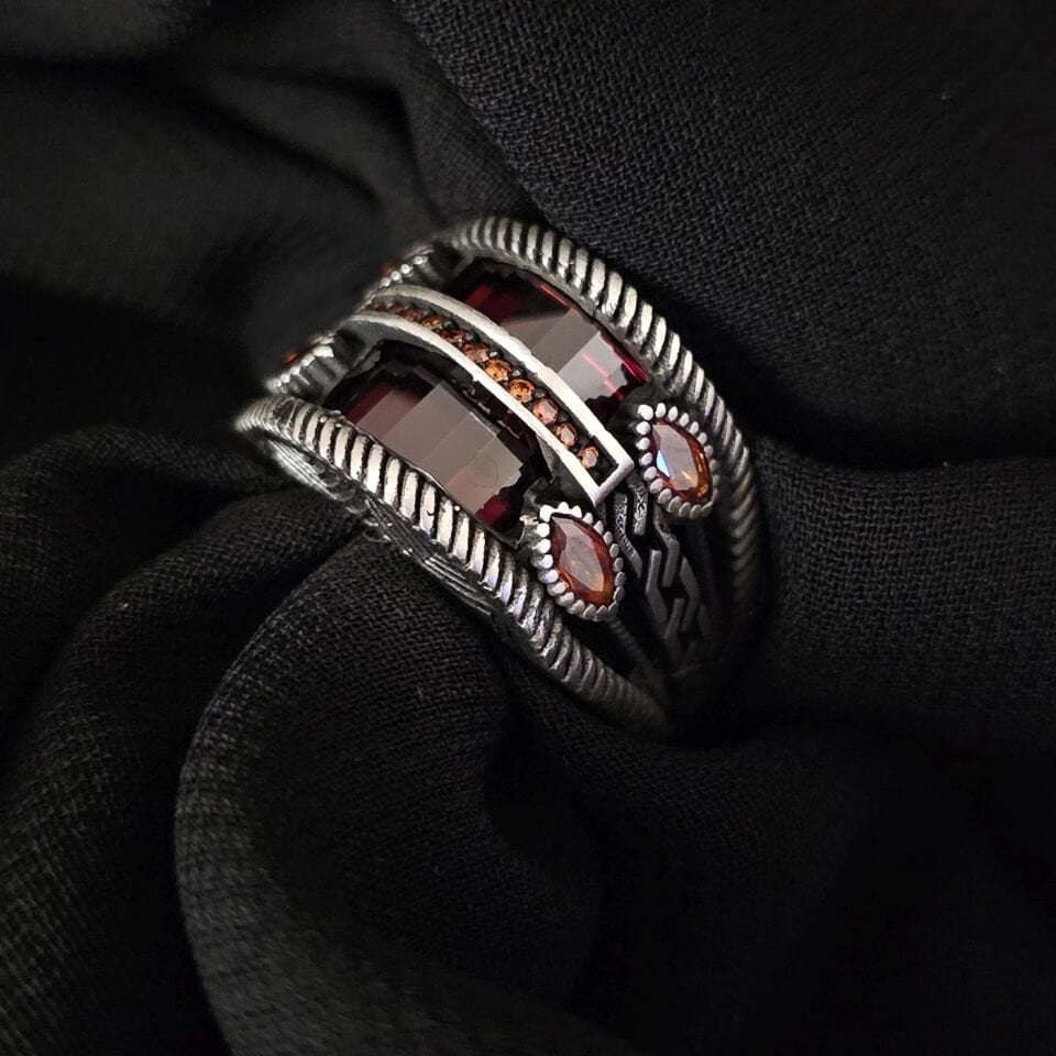 Yeni Tasarım Zirkon taşlı 925 Ayar Gümüş Yüzük