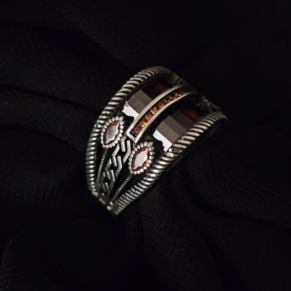 Yeni Tasarım Zirkon taşlı 925 Ayar Gümüş Yüzük