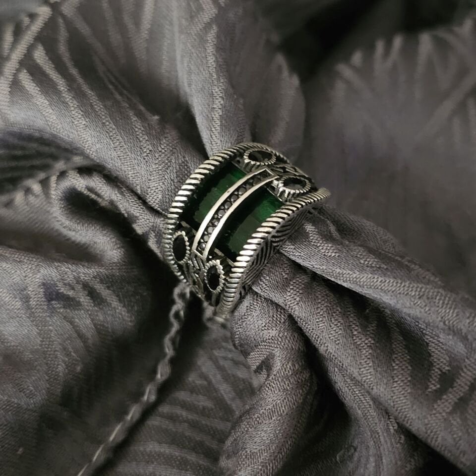 Yeni Tasarım Zirkon taşlı 925 Ayar Gümüş Yüzük