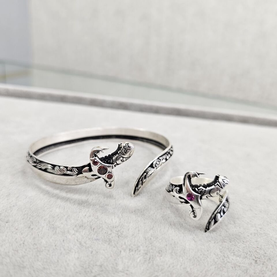 Kılıç Model Zirkon taşlı 925 Ayar Erkek Yüzük ve Kelepçe Bileklik Set