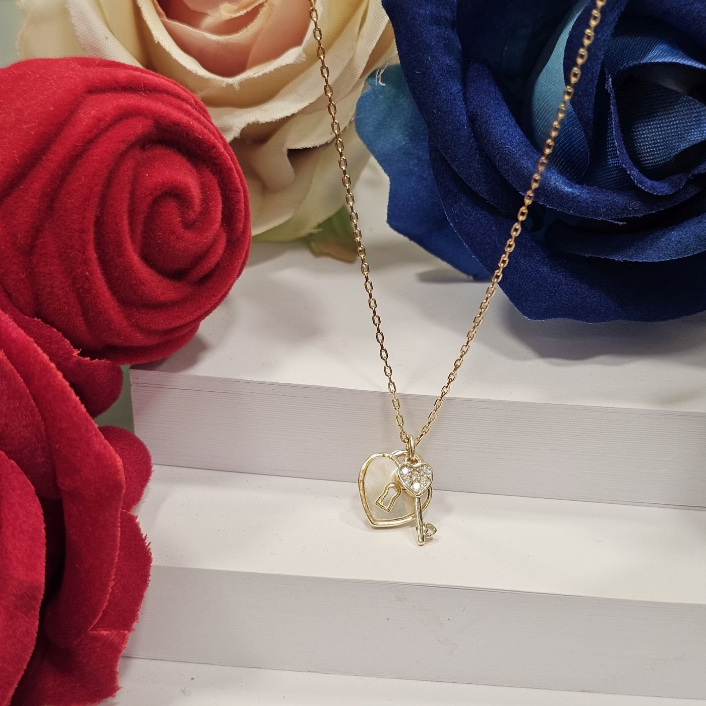 925 Ayar Gümüş Gold Kaplama Kilit Kalp Kolye