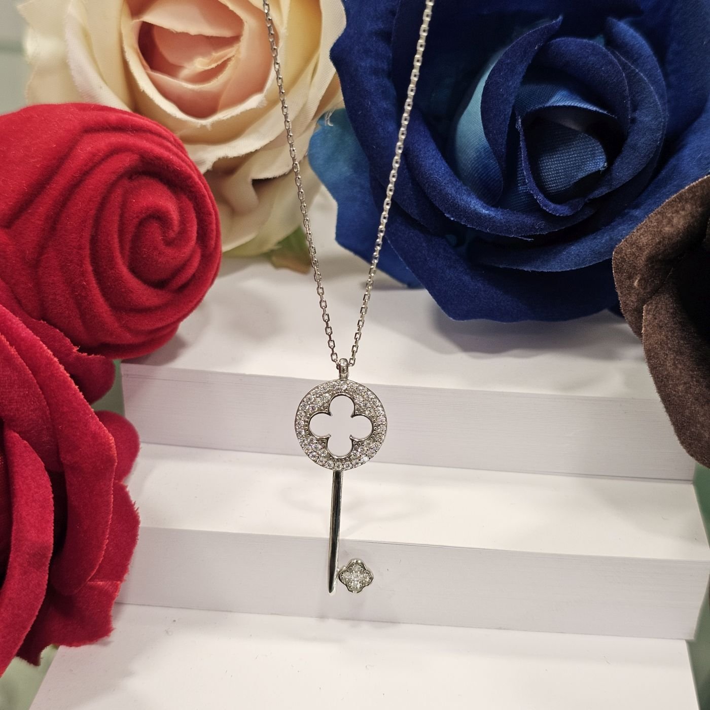 925 Ayar Gümüş Yonca Anahtar Kolye