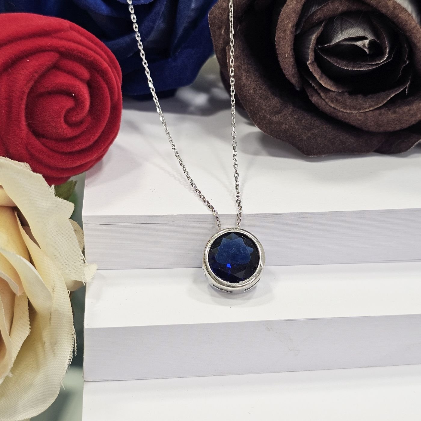 925 Ayar Yvarlak Lacivert Zirkon Taşlı Kadın Gümüş Kolye