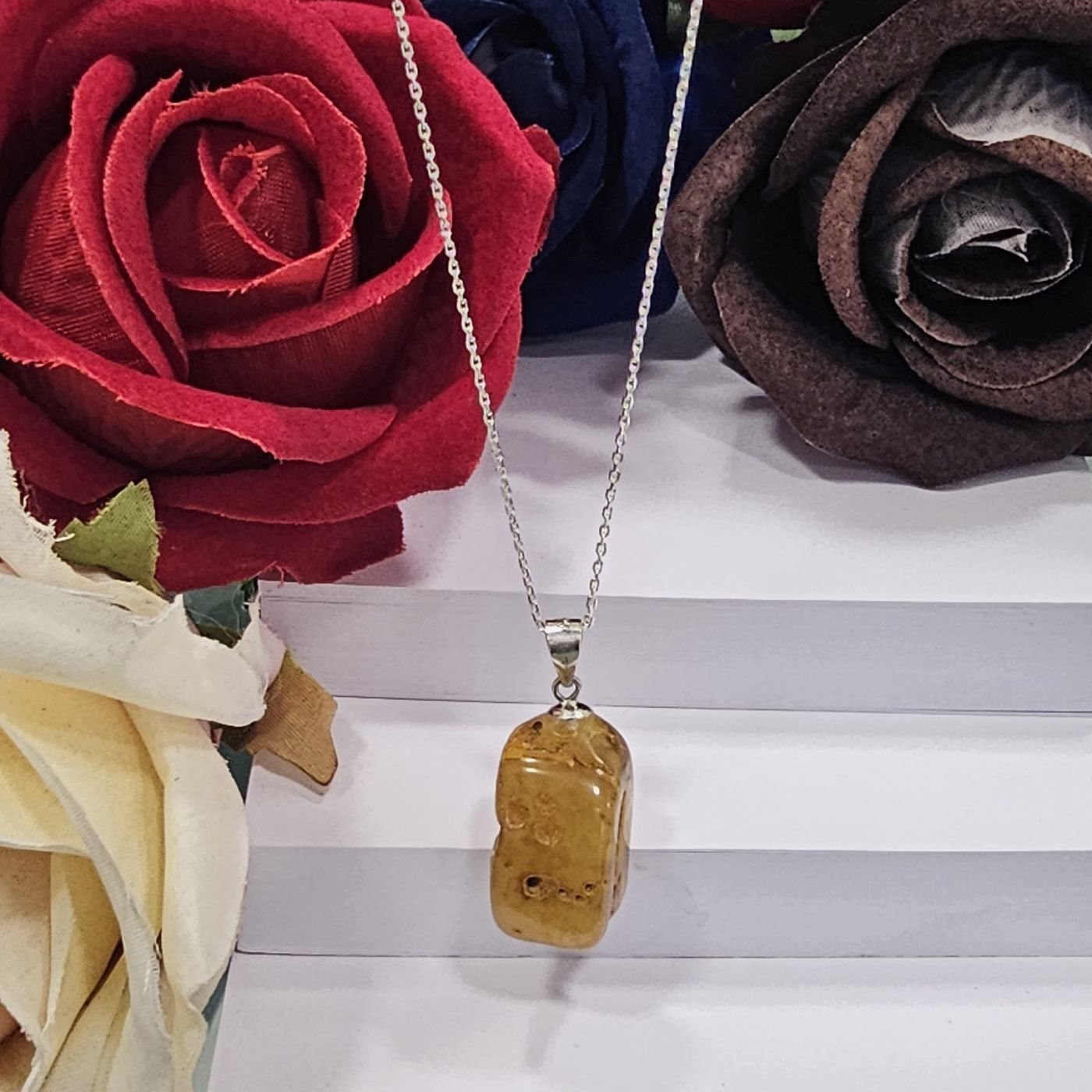 925 Ayar Gümüş Damla Kehribar taşlı Kadın Kolye