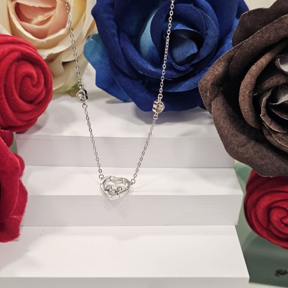 925 Ayar Gümüş Atom Taş işlemeli Kalpli Kadın Gümüş Kolye