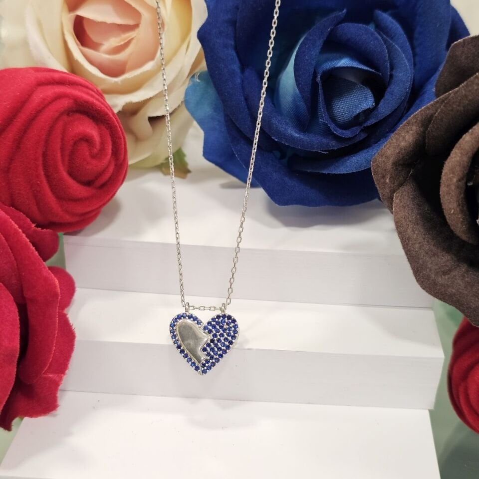 Açılabilen Mıknatıslı Lacivert Mikro Zirkon işlemeli Kalp Kadın Kolye