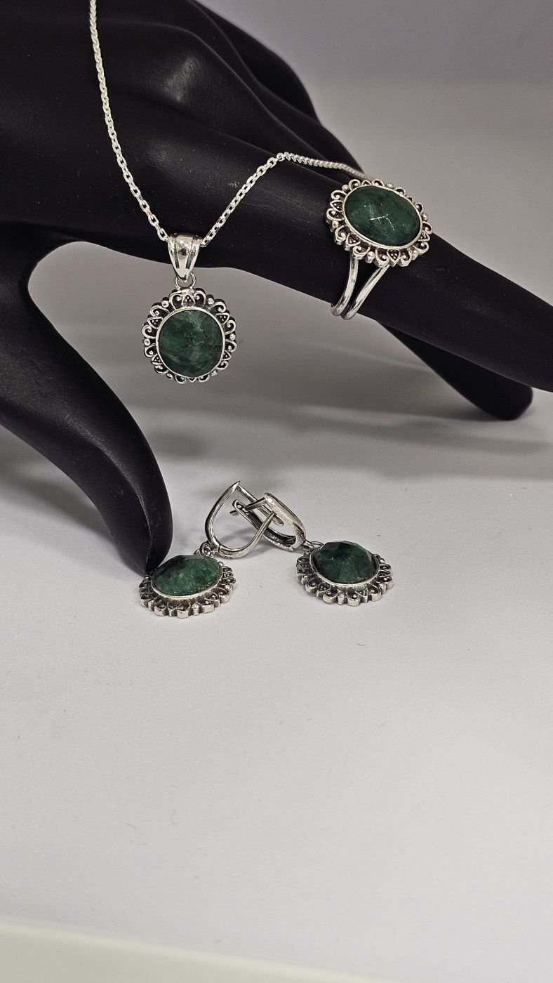 925 Ayar Gümüş Doğal Zümrüt taşlı Kadın Yüzük