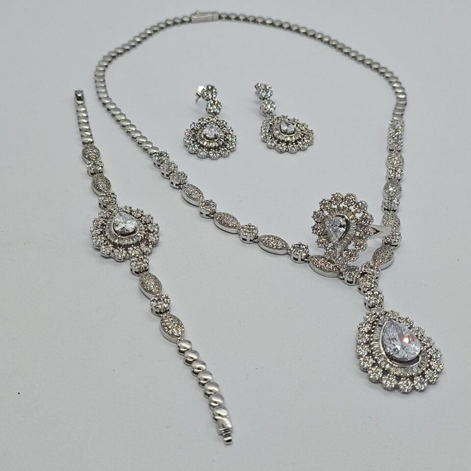 925 Ayar Gümüş Elmas Montür Zirkon Taşlı Rodyumlu Kadın Set