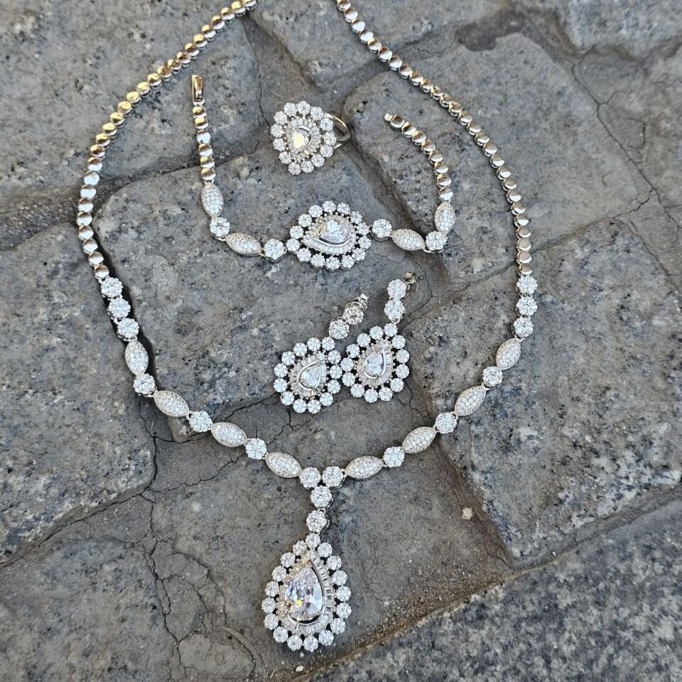 925 Ayar Gümüş Elmas Montür Zirkon Taşlı Rodyumlu Kadın Set