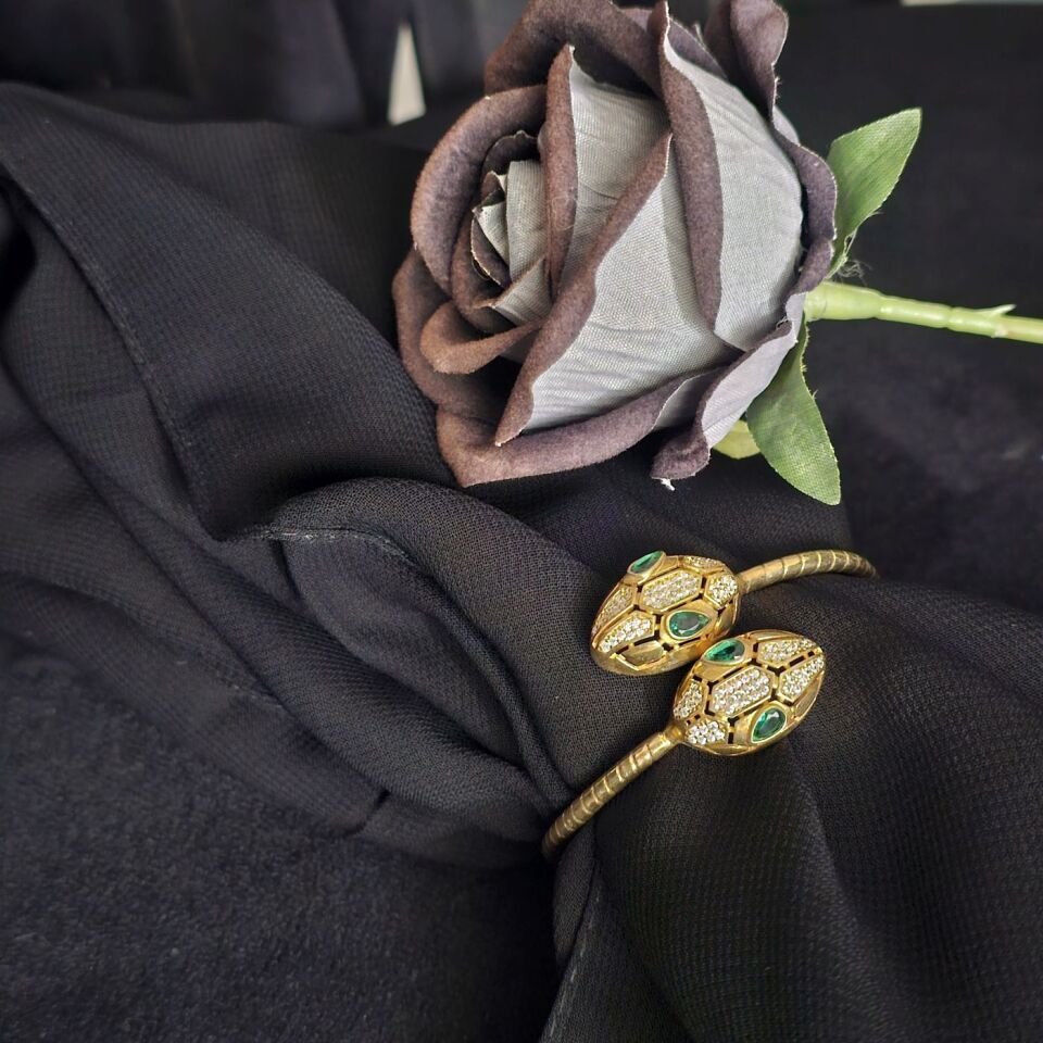 925 Ayar İthal  Gümüş Rose Kaplama Taşlı Yılan Figürlü Ayarlanabilir Kadın Kelepçe