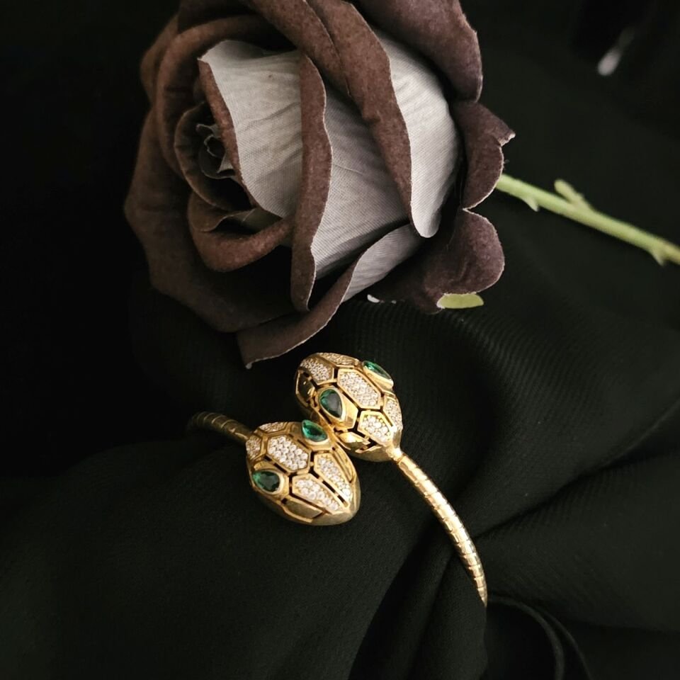 925 Ayar İthal  Gümüş Rose Kaplama Taşlı Yılan Figürlü Ayarlanabilir Kadın Kelepçe