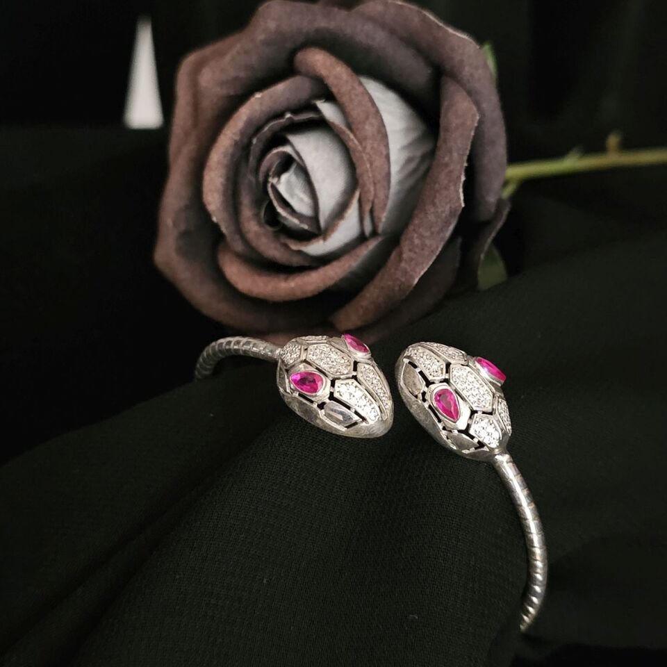 925 Ayar İthal  Gümüş Ruby Kırmızı Zirkon Taşlı Yılan Figürlü Ayarlanabilir Kadın Kelepçe