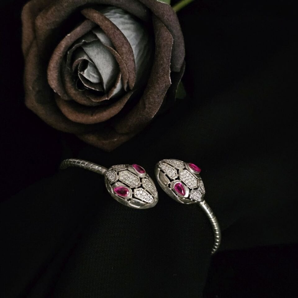 925 Ayar İthal  Gümüş Ruby Kırmızı Zirkon Taşlı Yılan Figürlü Ayarlanabilir Kadın Kelepçe