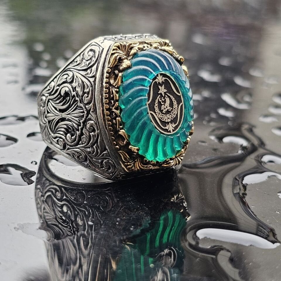 925 Ayar Gümüş Sıkma Kehribar Taşlı Üzeri Ay Yıldız 3 Hilal ve Kurt İşlemeli Oyma Motif Erkek Yüzük