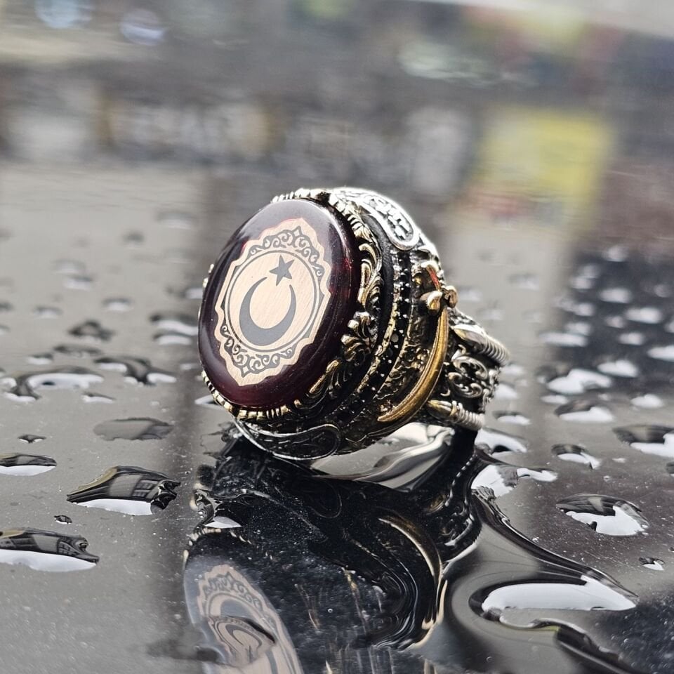 925 Ayar Gümüş Sıkma Kehribar Taşlı Üzeri Ay Yıldız Model yanları Zülfikar İşlemeli  Erkek Yüzük