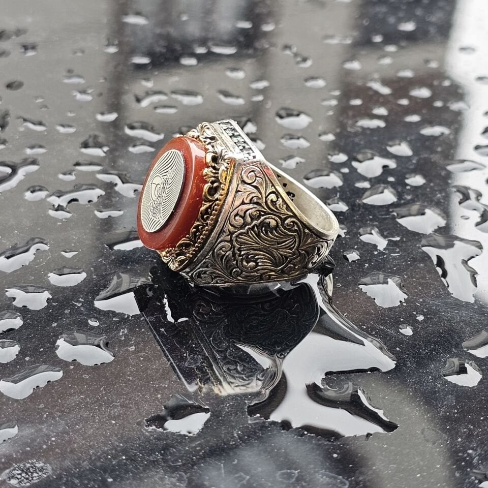 925 Ayar Gümüş Sıkma Kehribar Taşlı Osmanlı Tuğra işlemeli Oyma Motif Erkek Yüzük