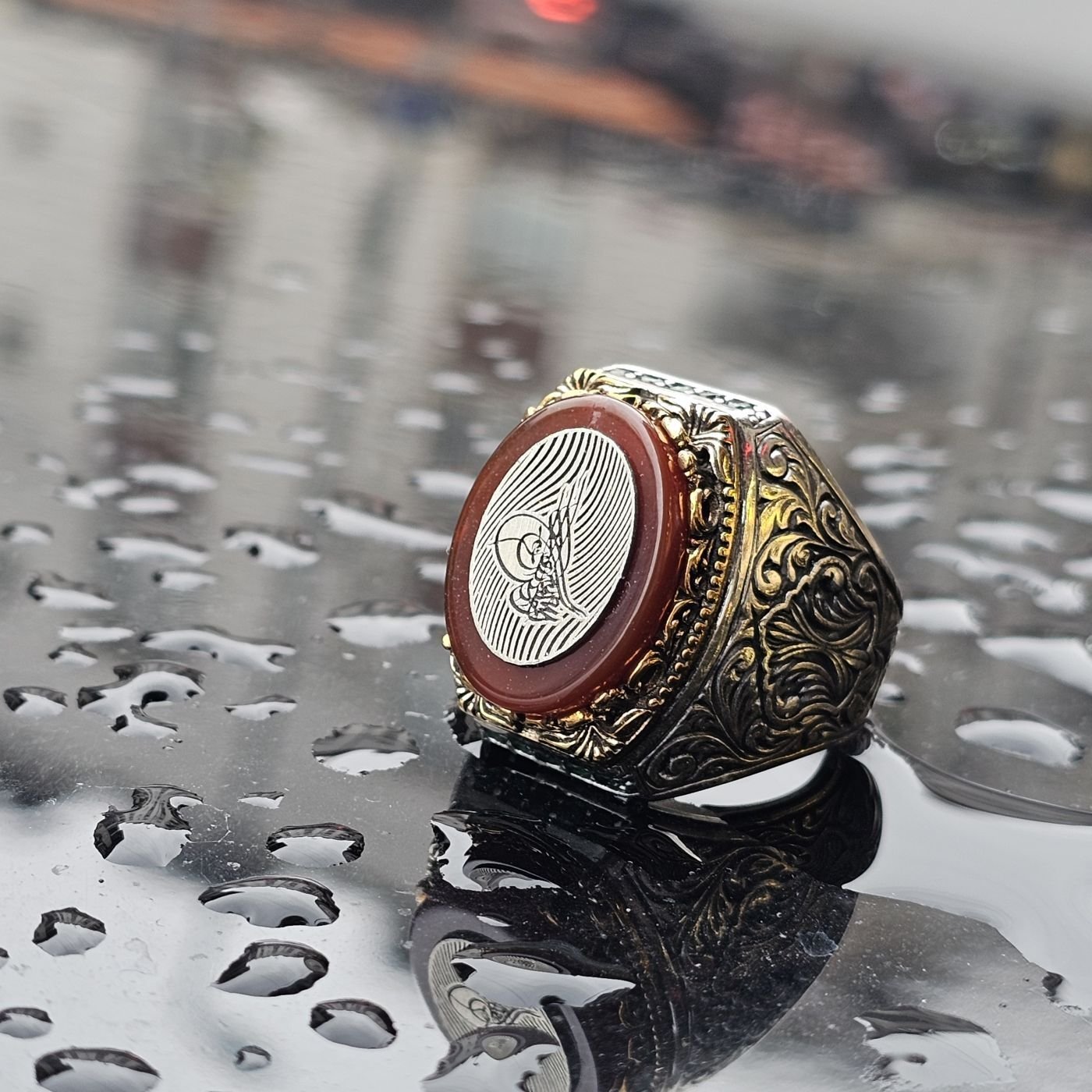 925 Ayar Gümüş Sıkma Kehribar Taşlı Osmanlı Tuğra işlemeli Oyma Motif Erkek Yüzük