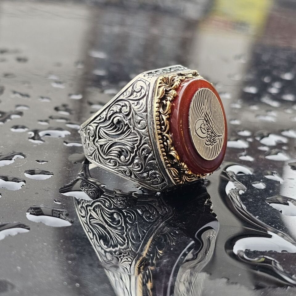 925 Ayar Gümüş Sıkma Kehribar Taşlı Osmanlı Tuğra işlemeli Oyma Motif Erkek Yüzük