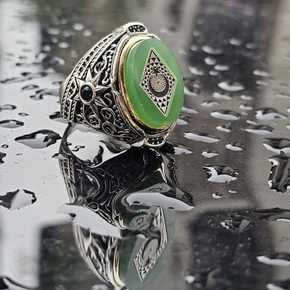 925 Ayar Gümüş Sıkma Kehribar Taşlı Üzeri Ay Yıldız İşlemeli Oyma Motif Erkek Yüzük