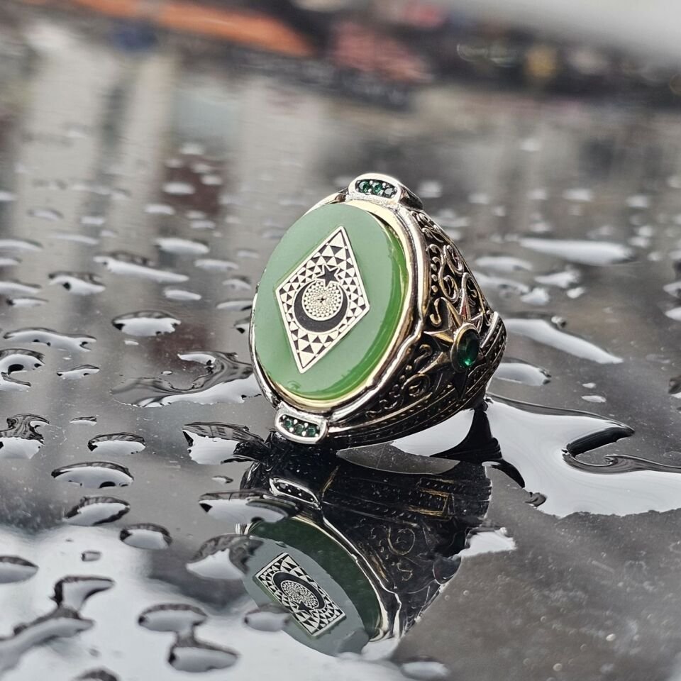 925 Ayar Gümüş Sıkma Kehribar Taşlı Üzeri Ay Yıldız İşlemeli Oyma Motif Erkek Yüzük