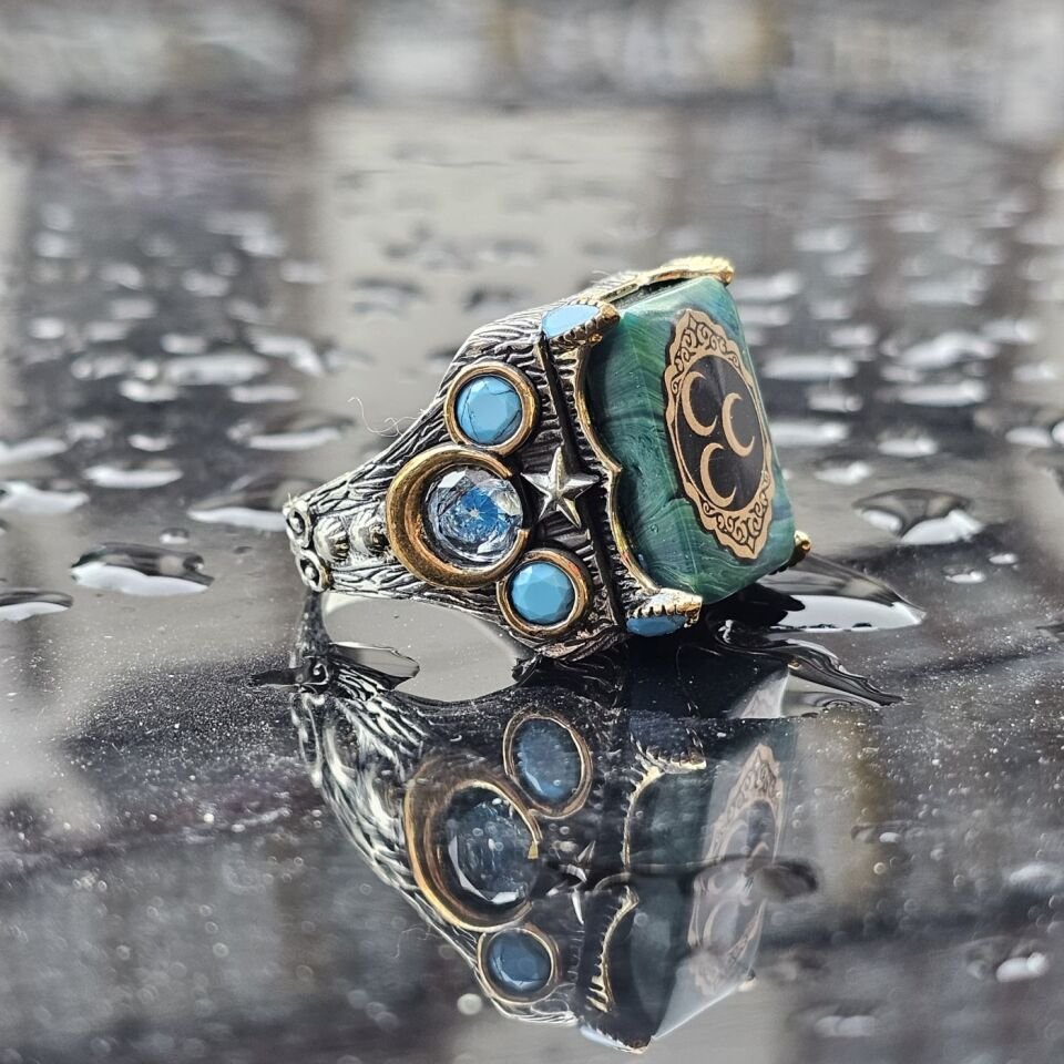 925 Ayar Gümüş Dikdörtgen Sıkma Kehribar Taşlı Üzeri Ay Yıldız  İşlemeli  Erkek Yüzük