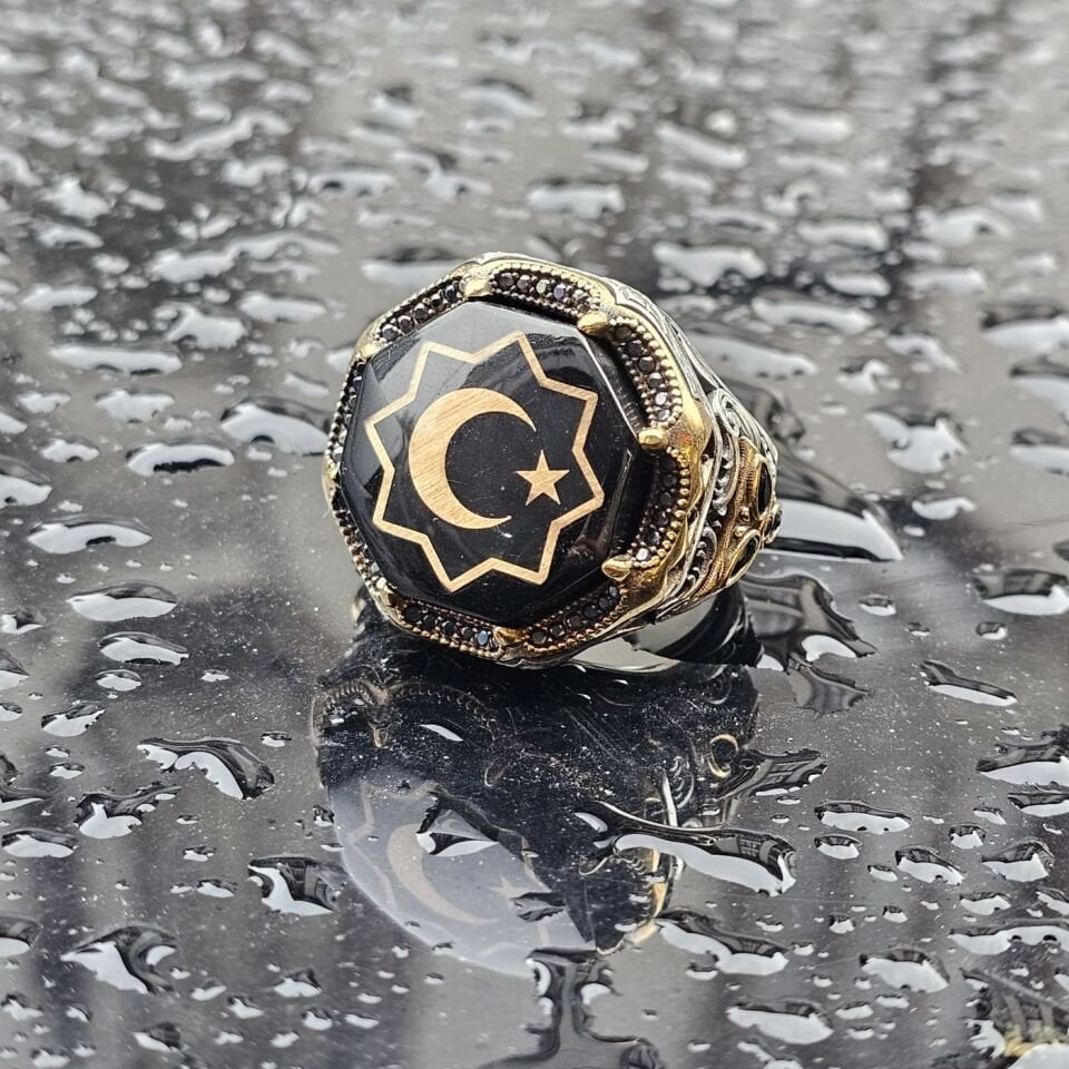 925 Ayar Gümüş Sıkma Kehribar Taş Ay Yıldız işlemeli Erkek Yüzük