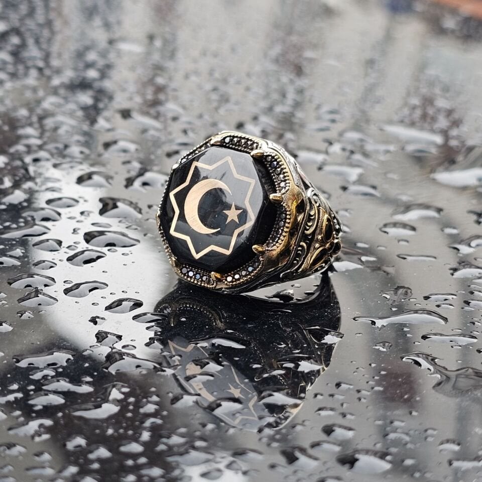 925 Ayar Gümüş Sıkma Kehribar Taş Ay Yıldız işlemeli Erkek Yüzük