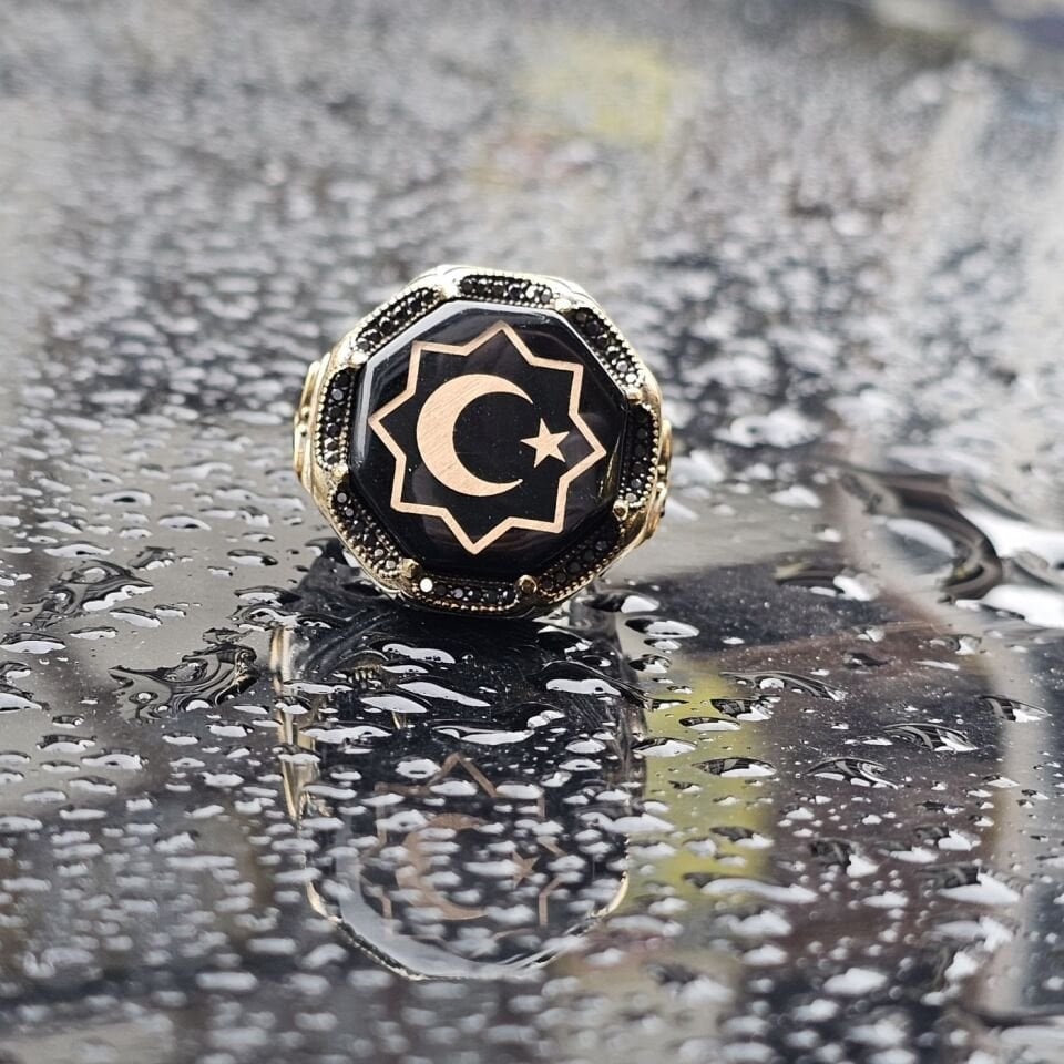 925 Ayar Gümüş Sıkma Kehribar Taş Ay Yıldız işlemeli Erkek Yüzük