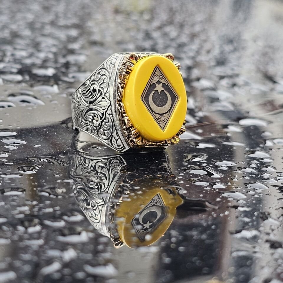 925 Ayar Gümüş Sıkma Kehribar Taş Ay Yıldız işlemeli Oyma Motif Erkek Yüzük