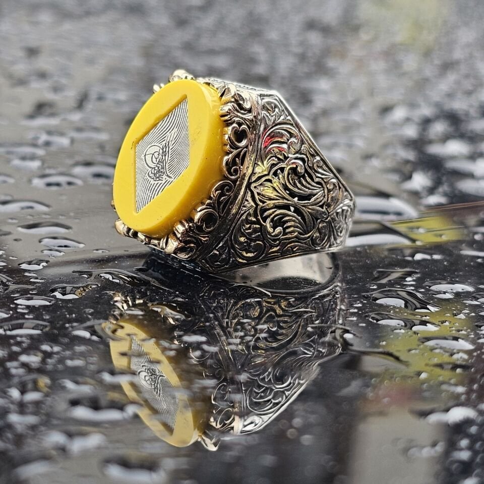 925 Ayar Gümüş Sıkma Kehribar Taş Osmanlı Tuğra işlemeli  Oyma motif Erkek Yüzük