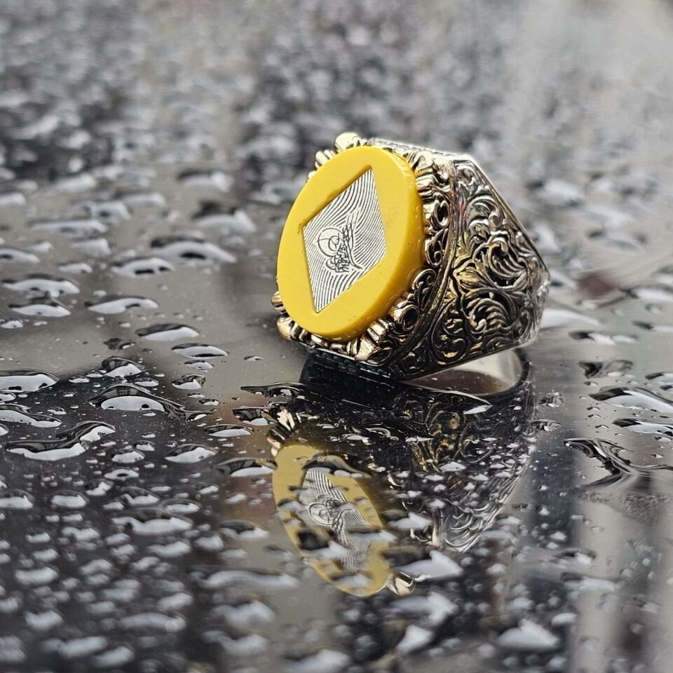 925 Ayar Gümüş Sıkma Kehribar Taş Osmanlı Tuğra işlemeli  Oyma motif Erkek Yüzük