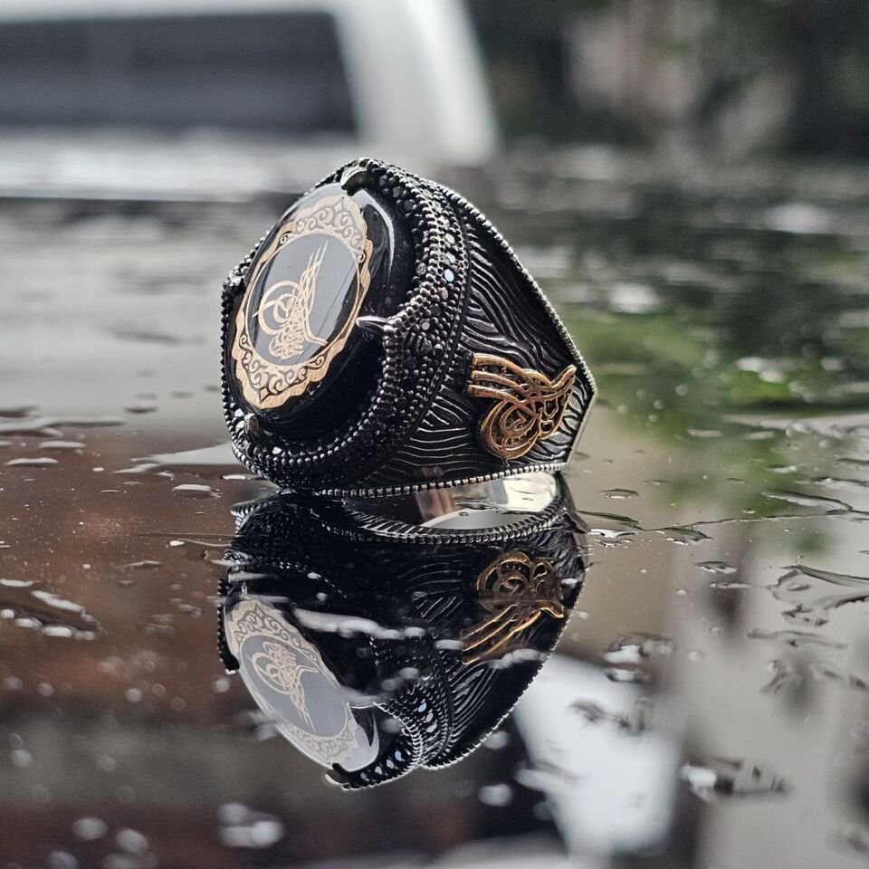 925 Ayar Gümüş Krom Kaplama Sıkma Kehribar Taşlı Tuğra İşlemeli Erkek Yüzük