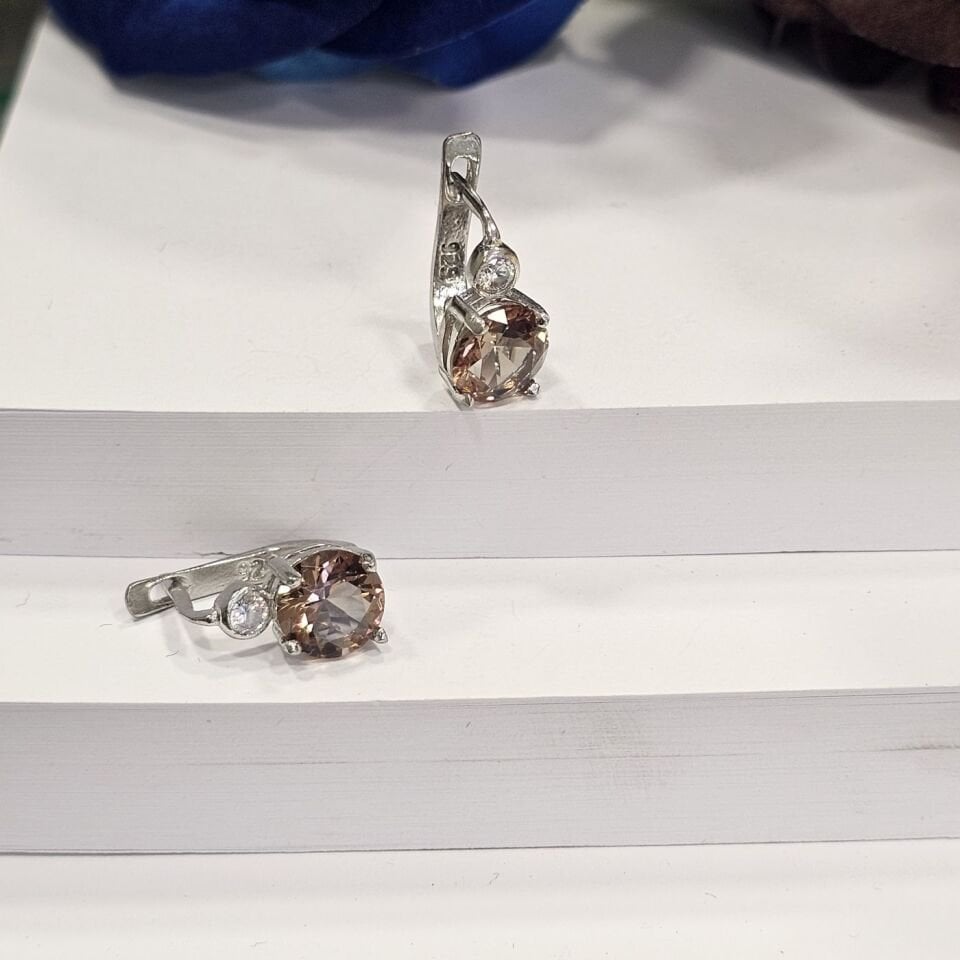 925 Ayar Gümüş Zultanit taşlı  Kadın Küpe