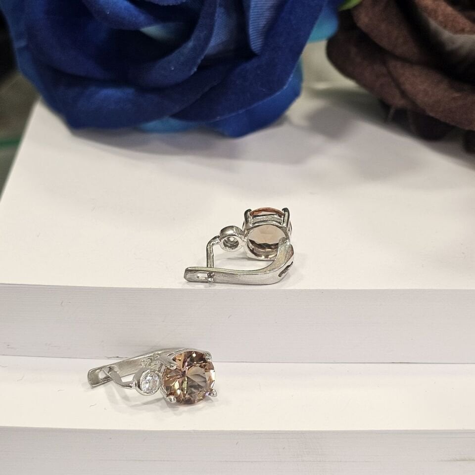 925 Ayar Gümüş Zultanit taşlı  Kadın Küpe