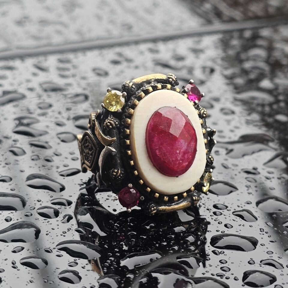 Orjinal Yakut ve Fil dişi taşı Usta işi Koleksiyoner 925 Ayar Erkek Gümüş Yüzük