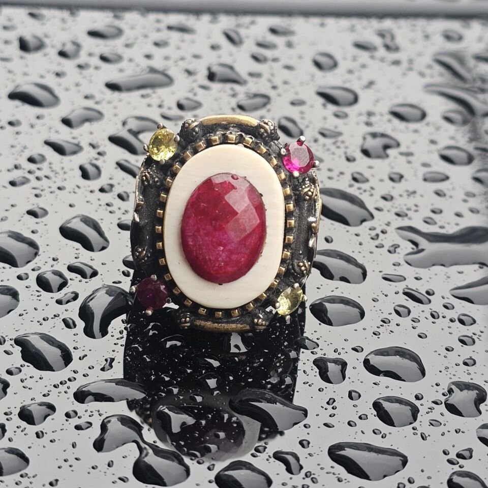 Orjinal Yakut ve Fil dişi taşı Usta işi Koleksiyoner 925 Ayar Erkek Gümüş Yüzük