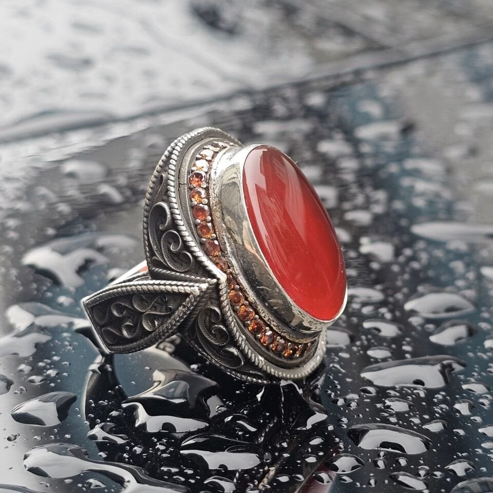 Orjinal Kırmızı Akik Taş işlemeli Usta işi  925 Ayar Erkek Gümüş Yüzük