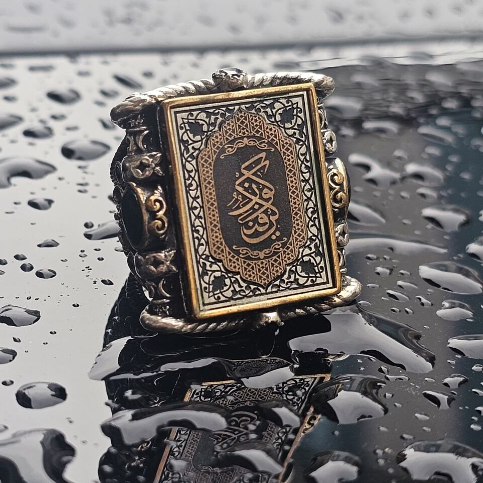 Üst Düzey Tasarım KÜN FE YEKÜN yani OL DER OLUR yazı işlemeli 925 Ayar Erkek Gümüş Yüzük