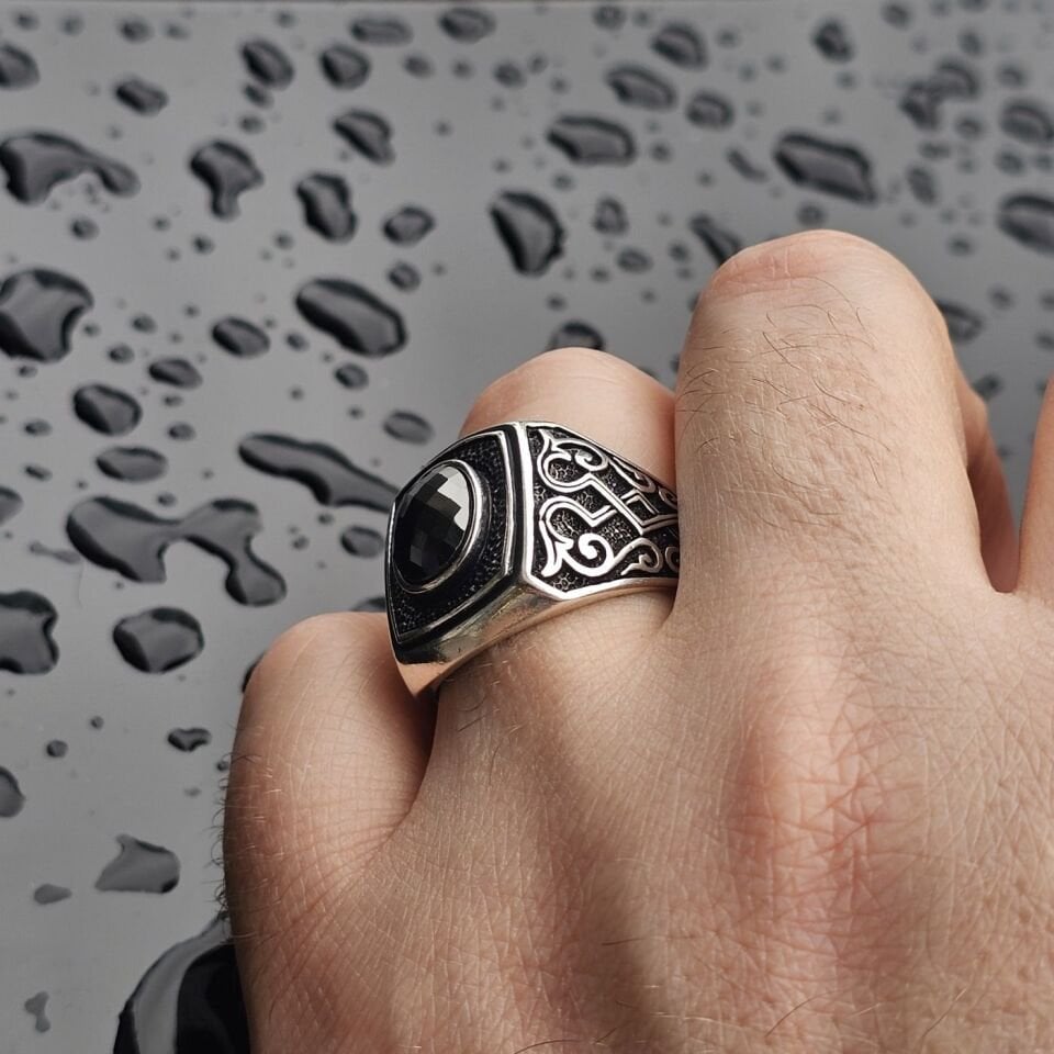 925 Ayar Gümüş Kristal Kesim Siyah Zirkon taşlı Erkek Yüzük