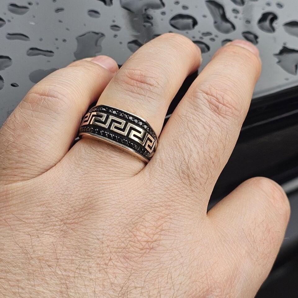 925 Ayar Gümüş Mikrotaşlı Motif İşlemeli Erkek Gümüş Yüzük